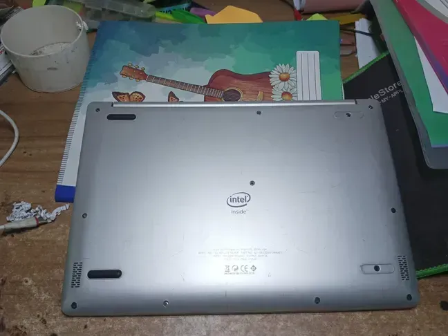 Zed Air light Silver Intel inside Operating System