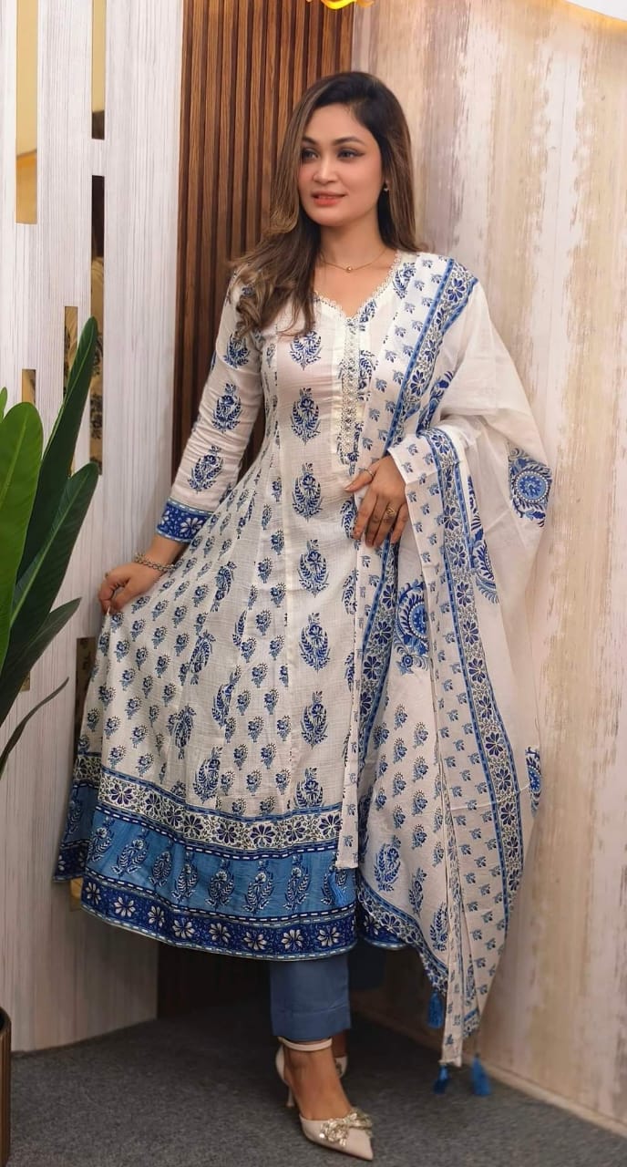 Cotton Gown Three Pi