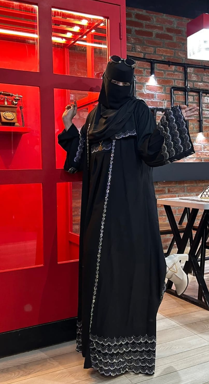 Abaya E Ramisha